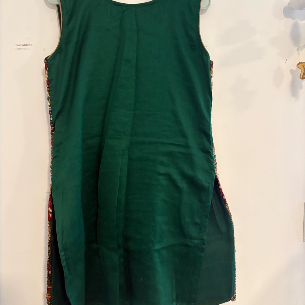 Embroidered embellished Multicolor Sleeveless kurti kurta kameez - Picture 4 of 5